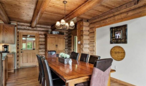 Luxury Log 7bed/6.5bath Cabin: Theater, Game Room, 7 Acres!